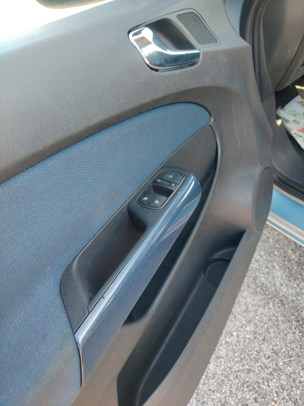 Opel Corsa 1.2i 16V cat 3 porte Silverline