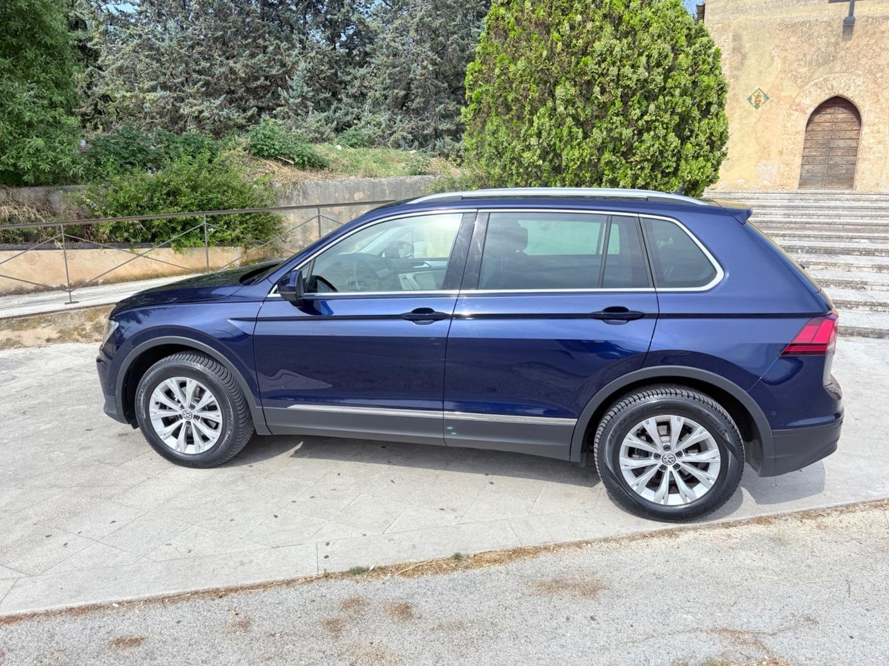 Volkswagen Tiguan 2.0 TDI SCR DSG 4MOTION Business BMT