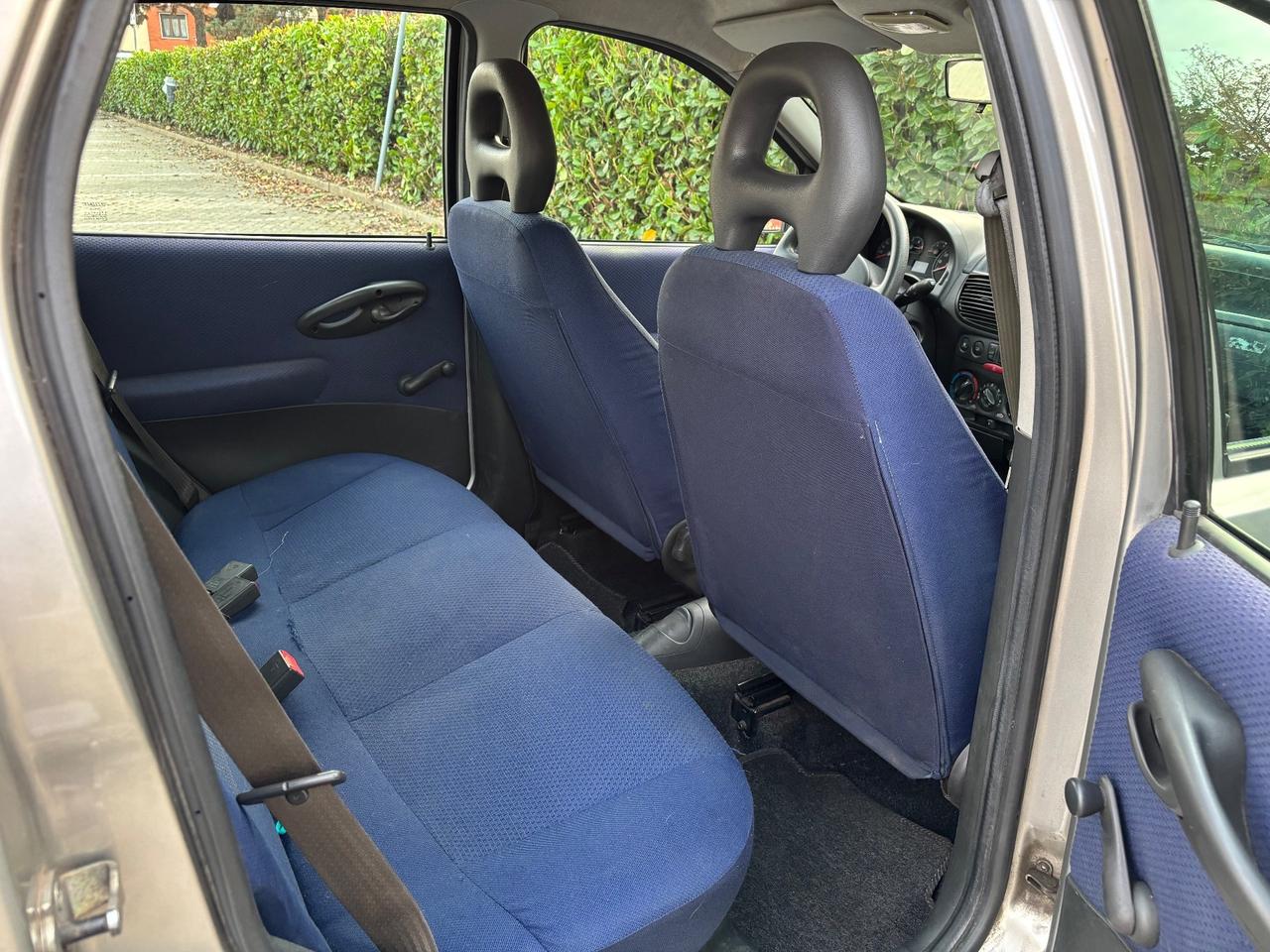 Fiat Punto 1.2i Neopatentati