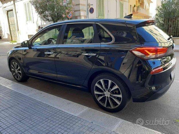 Hyundai i30 1.6 CRDI 136CV BERLINA NAVI PERFETTA