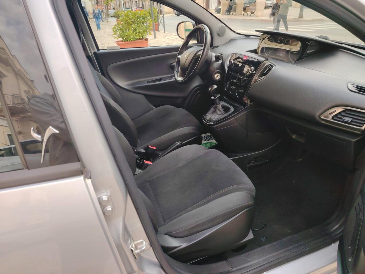 Lancia Ypsilon 1.2 69 CV 5 porte GPL Ecochic Gold