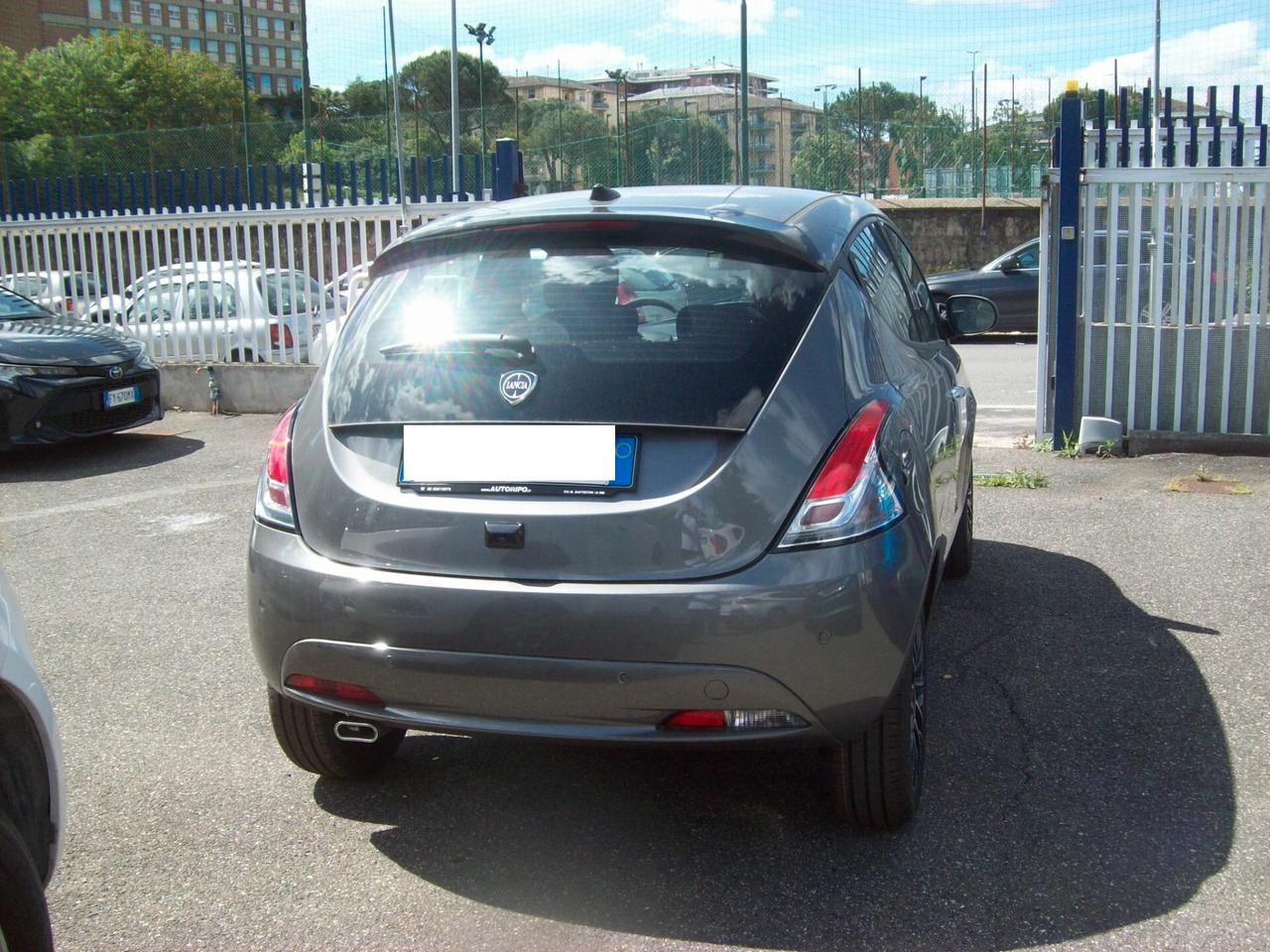 Lancia Ypsilon 1.0 FireFly 5 porte S&S Hybryd Gold