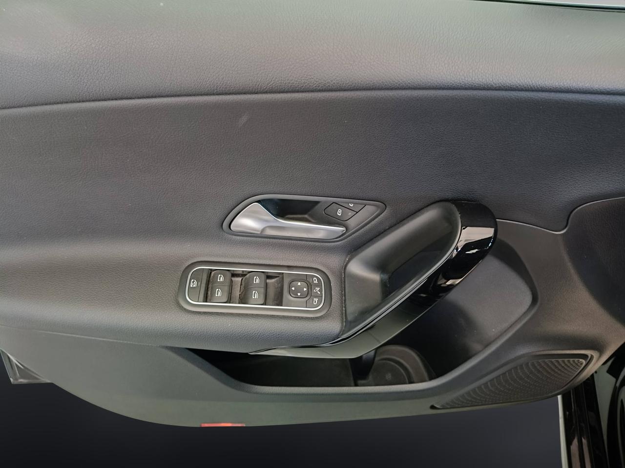 Mercedes-Benz Classe A - W177 2018 - A 180 d Business Extra auto