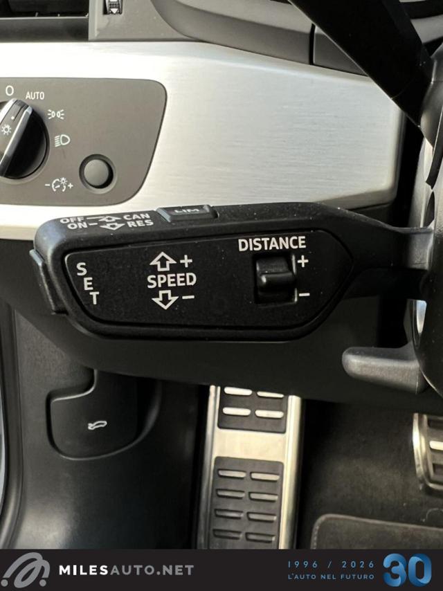 AUDI A4 quattro Matrix S tronic S line black edition Pano