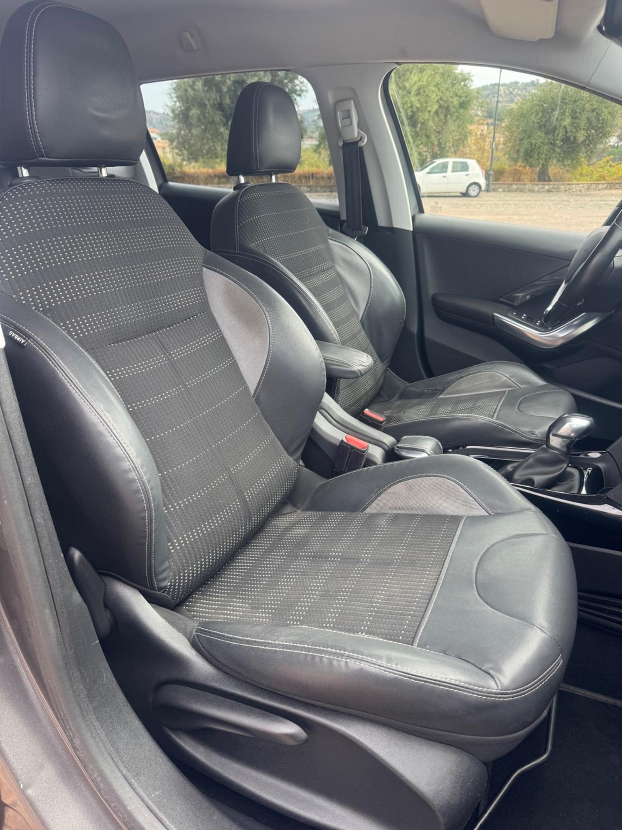 Peugeot 2008 1.6 e-HDi 92Cv *ALLURE* 2015