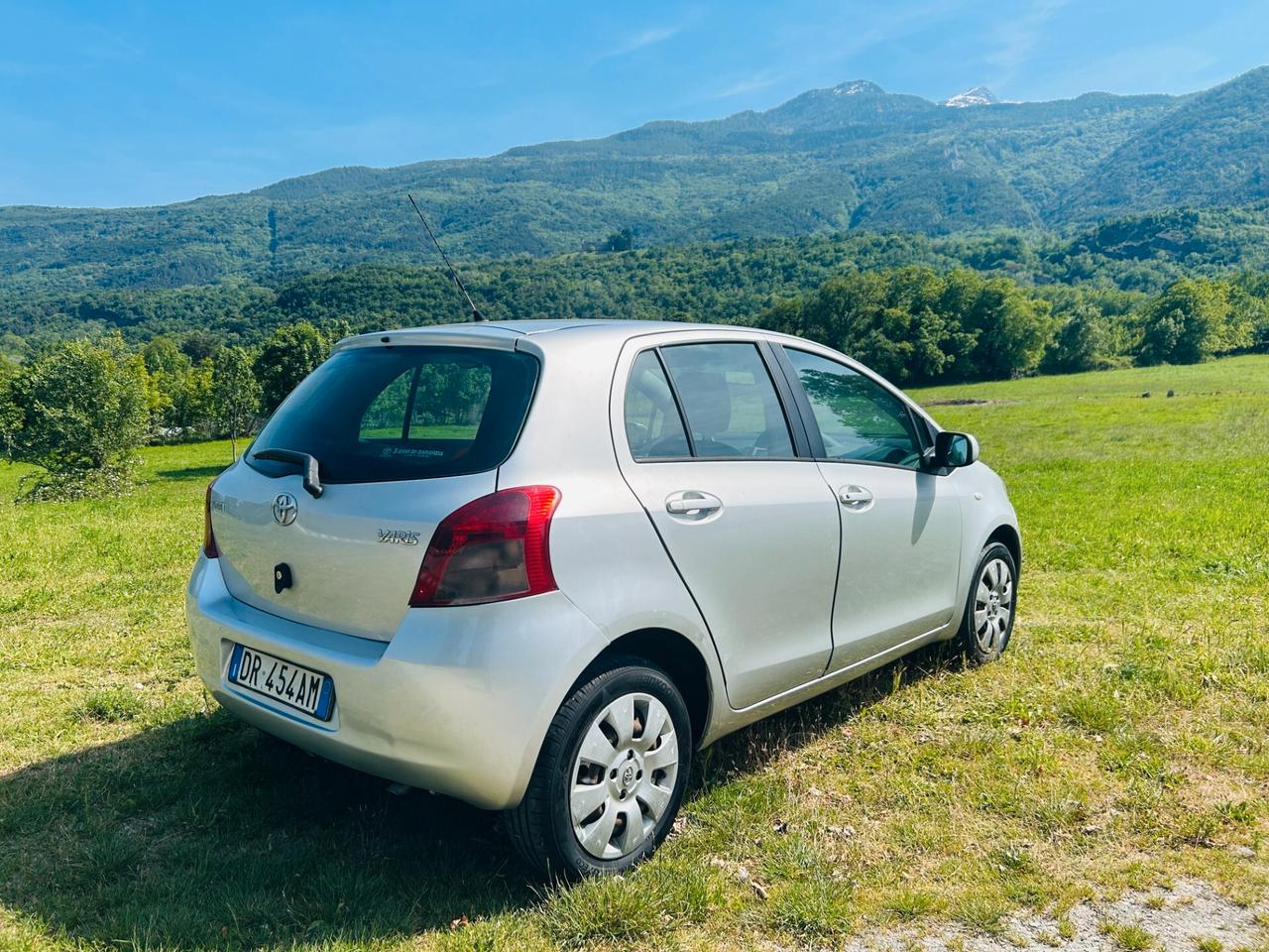 Toyota Yaris 1.0 5 porte Sol