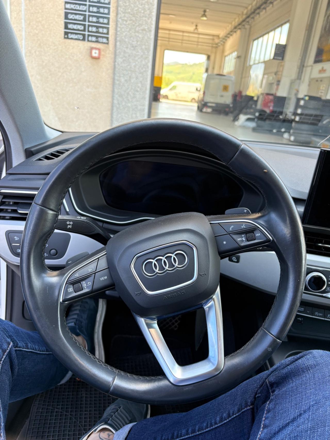 Audi A4 Avant 35 TDI/163 CV S tronic Business Advanced