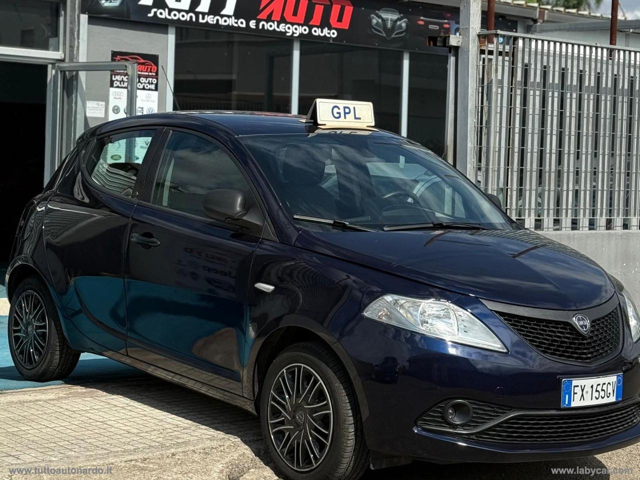 LANCIA Ypsilon 1.2 69 CV 5p. GPL Ecochic Gold