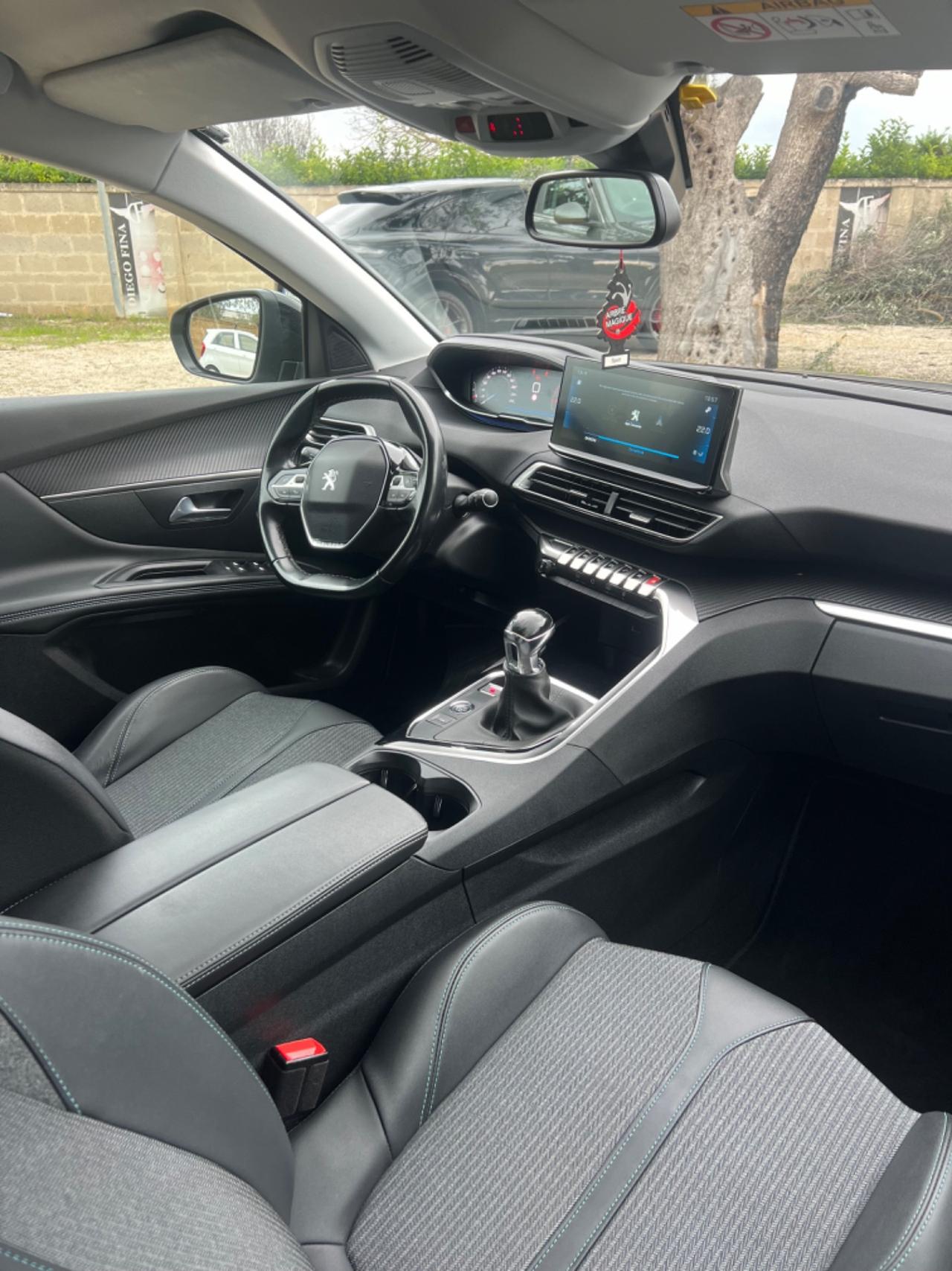 Peugeot 3008 BlueHDi 130 S&S Allure color titanio km 63000!!