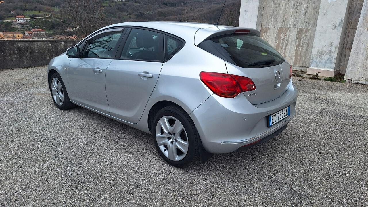 Opel Astra 1.4 Turbo 140CV 5 porte GPL Tech Cosmo