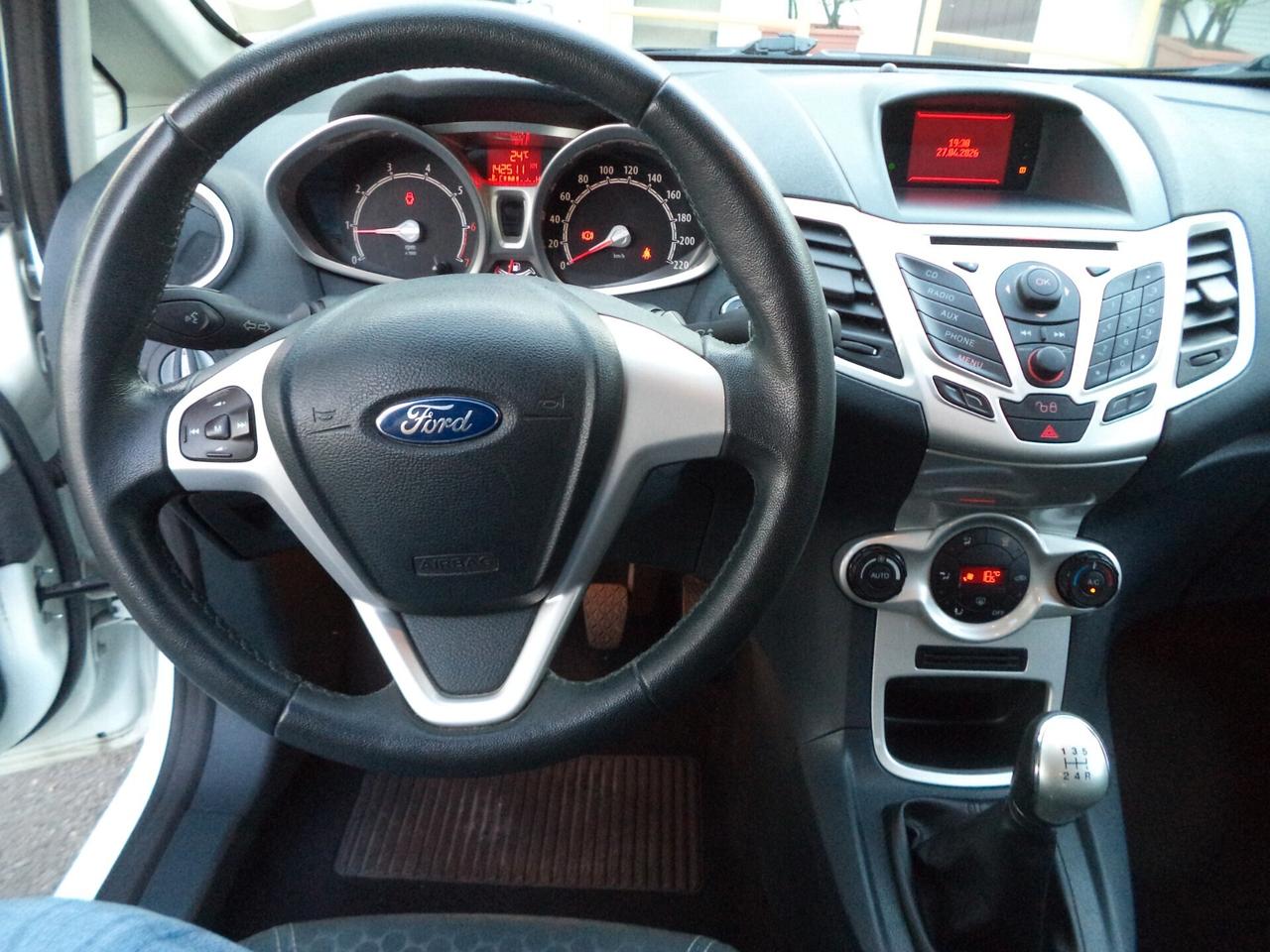 Ford Fiesta 1.4 5 porte Bz.- GPL Titanium AUTO DI PRIVATO IN CONTO VENDITA