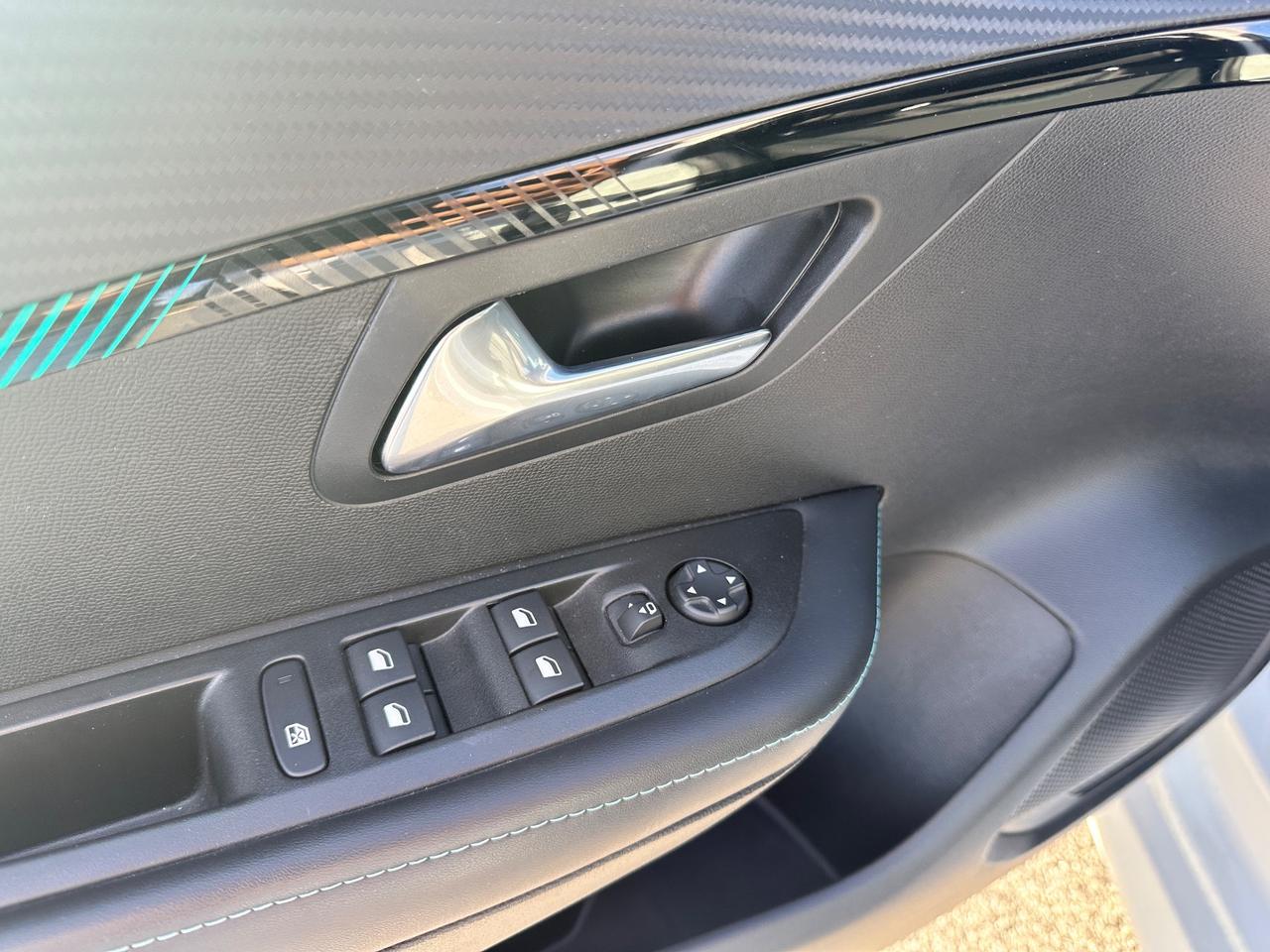 Peugeot 208 motore elettrico 136 CV 5 porte Allure Pack Fatturabile