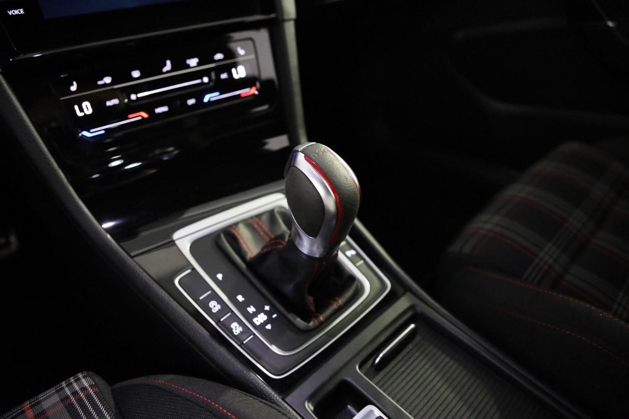 Volkswagen Golf GTI Performance 2.0 TSI DSG 5p.