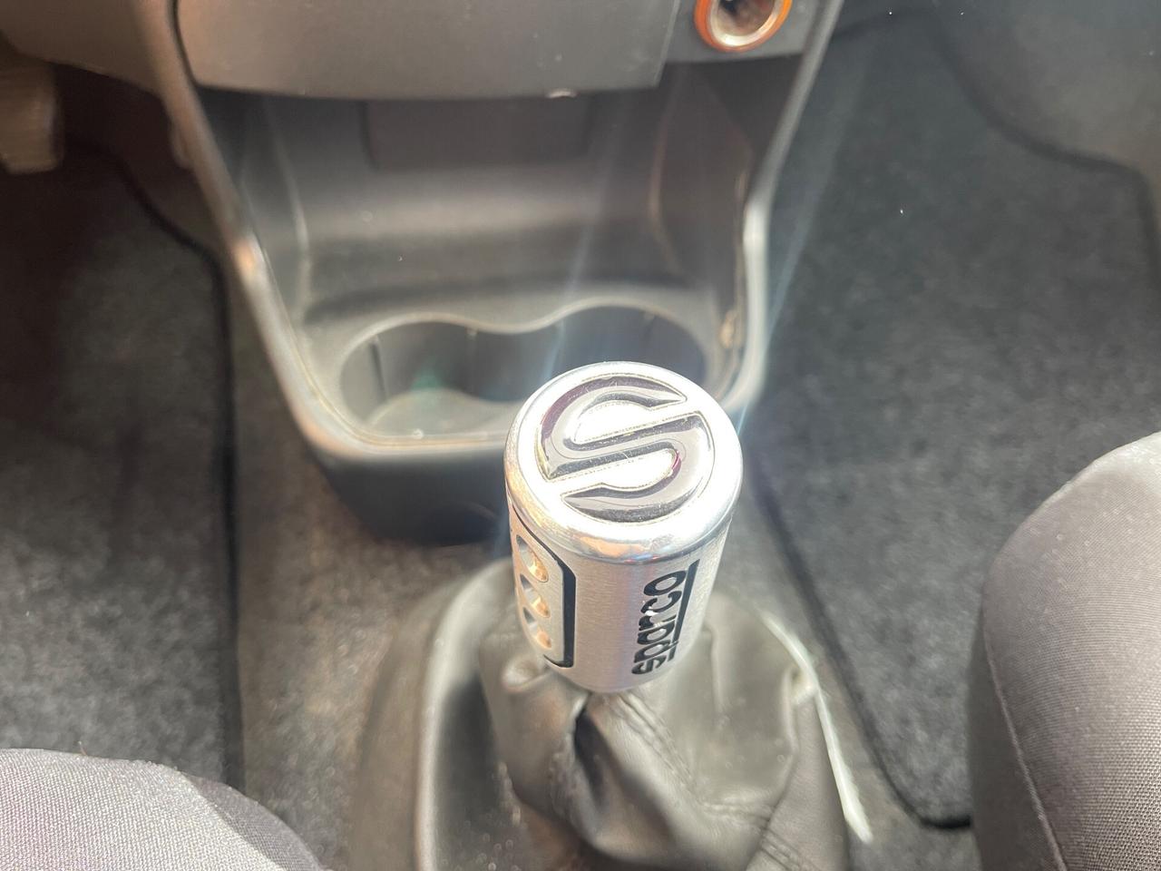 Fiat Punto 1.2i benzina euro4 neopatentati