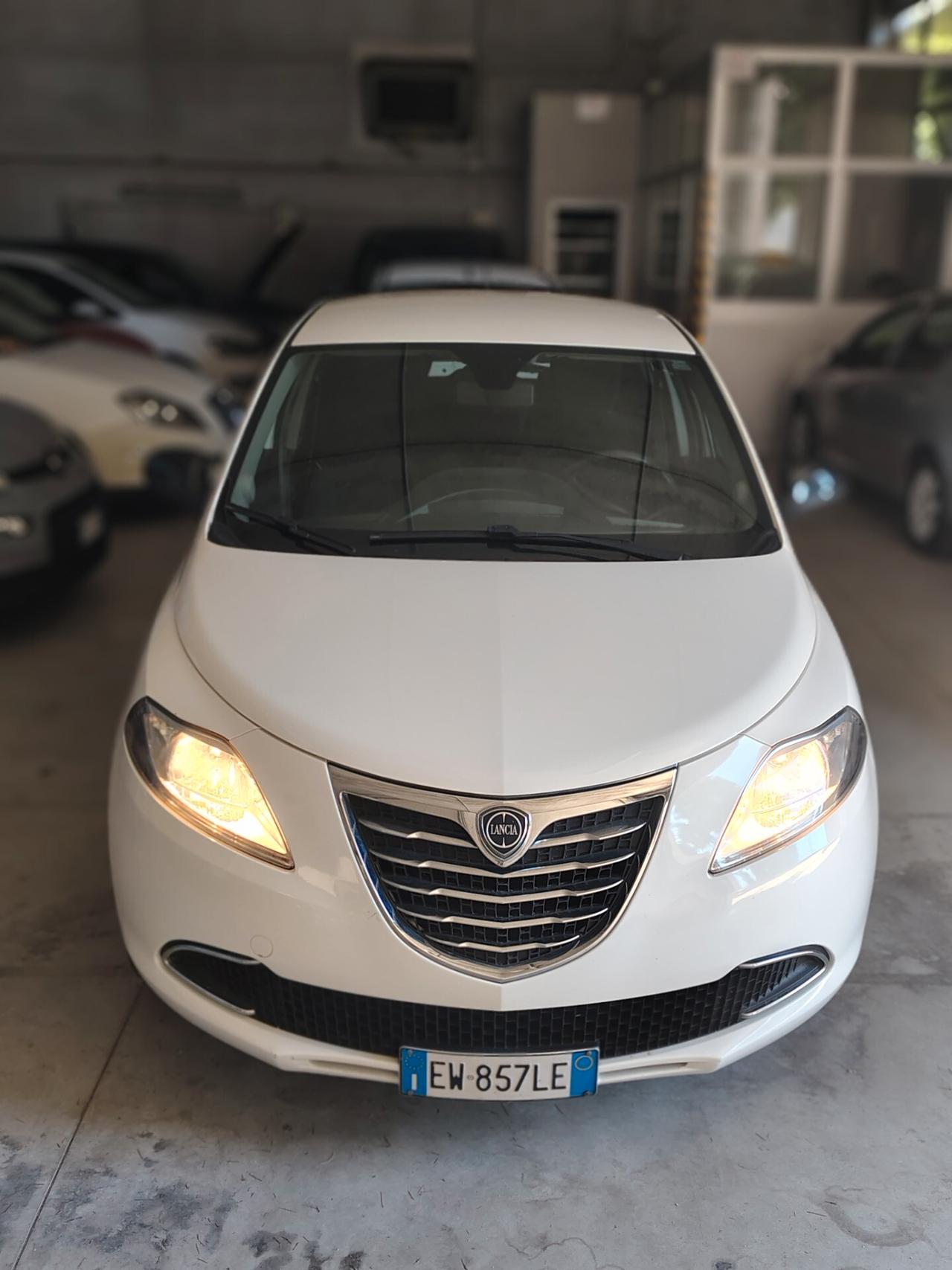 Lancia Ypsilon 1.2 69 CV 5 porte S&S Platinum