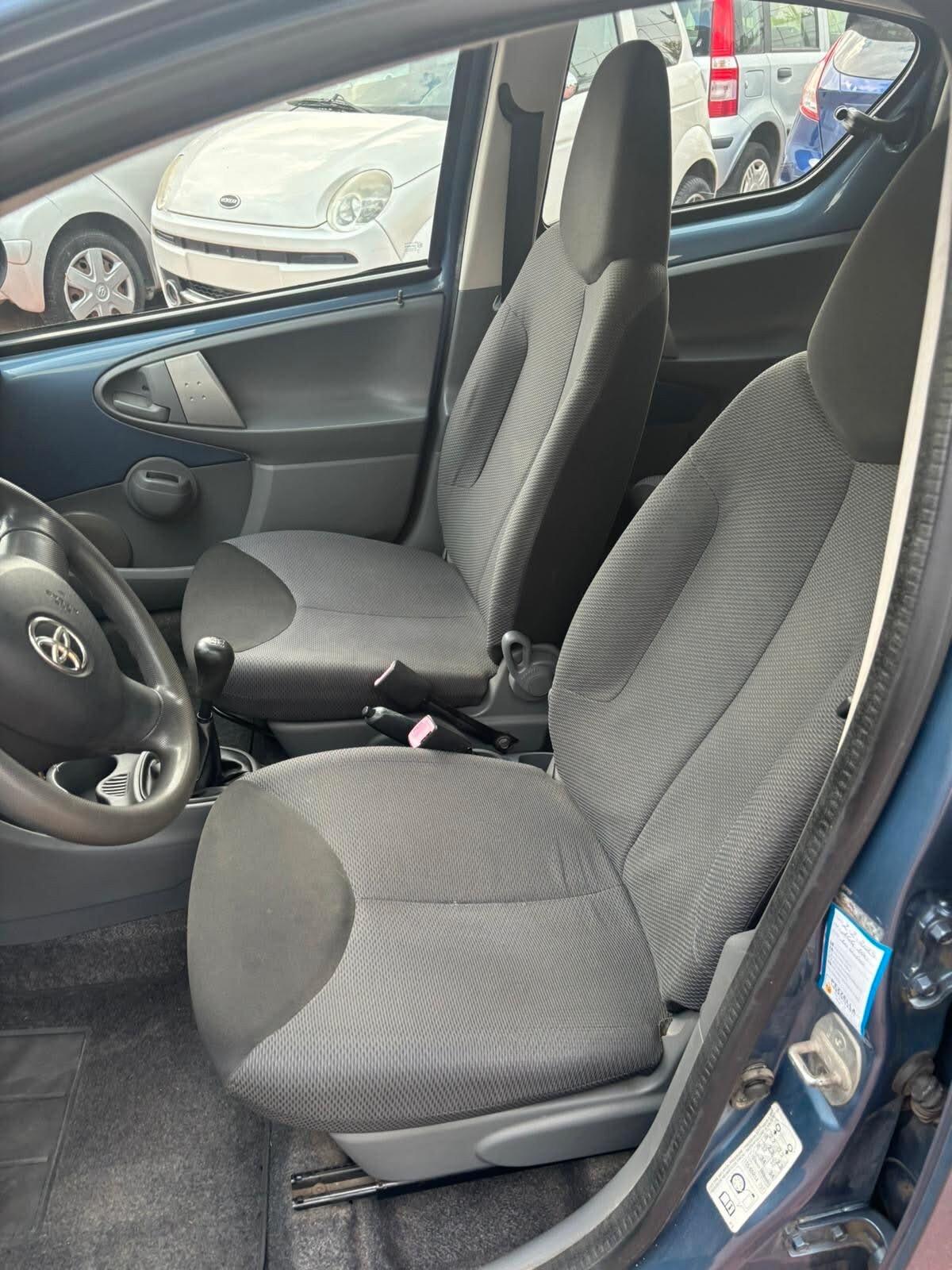 Toyota Aygo 1.0 12V VVT-i 5 porte Sound