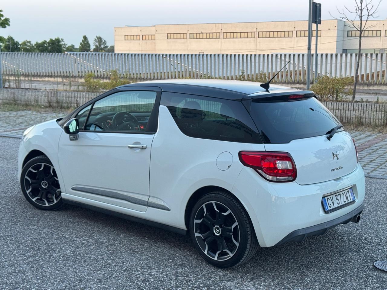 Citroen DS3 3 1.2 VTi 82cv Neopatentati