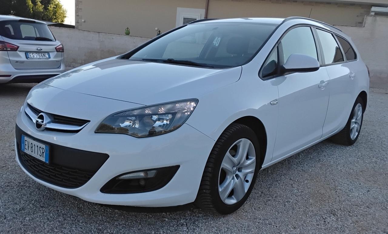 Opel Astra 1.4 Turbo 140CV Sports Tourer GPL Tech Cosmo