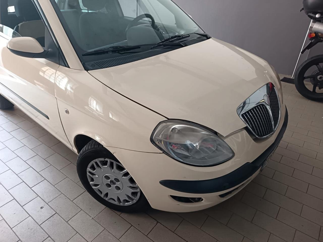 Lancia Ypsilon 1.2 16V Argento