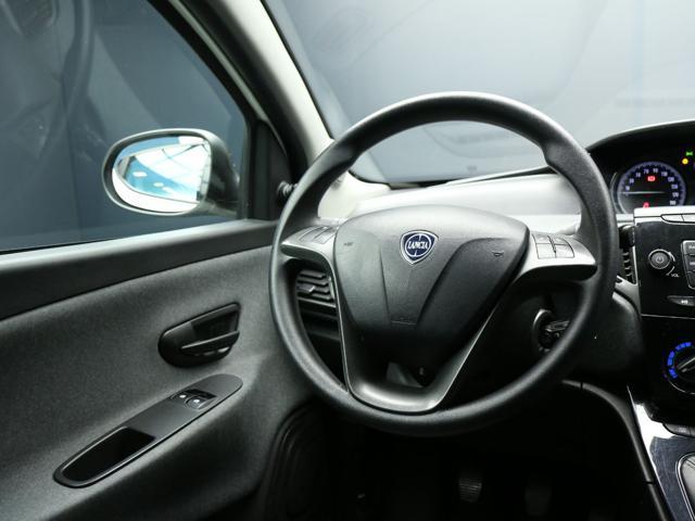 LANCIA Ypsilon 1.0 FireFly 5 porte S&S Hybrid Ecochic Silver