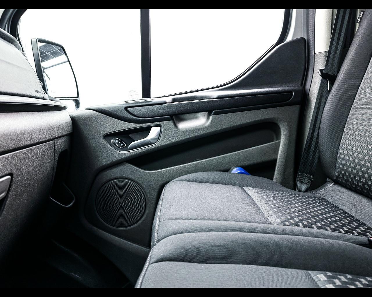 FORD Transit Custom 1ª s - Transit Custom 320 2.0 EcoBlue Hybrid 130 PC Combi Trend