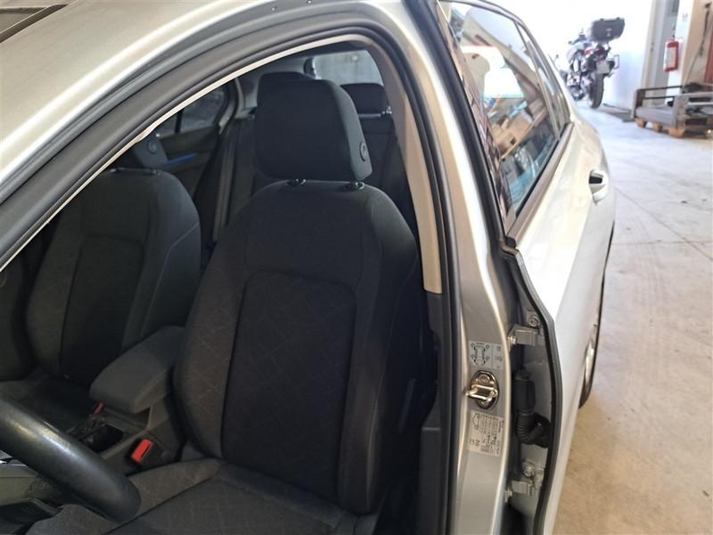 VOLKSWAGEN GOLF VIII 2.0 TDI SCR 110KW Life DSG 5 PORTE