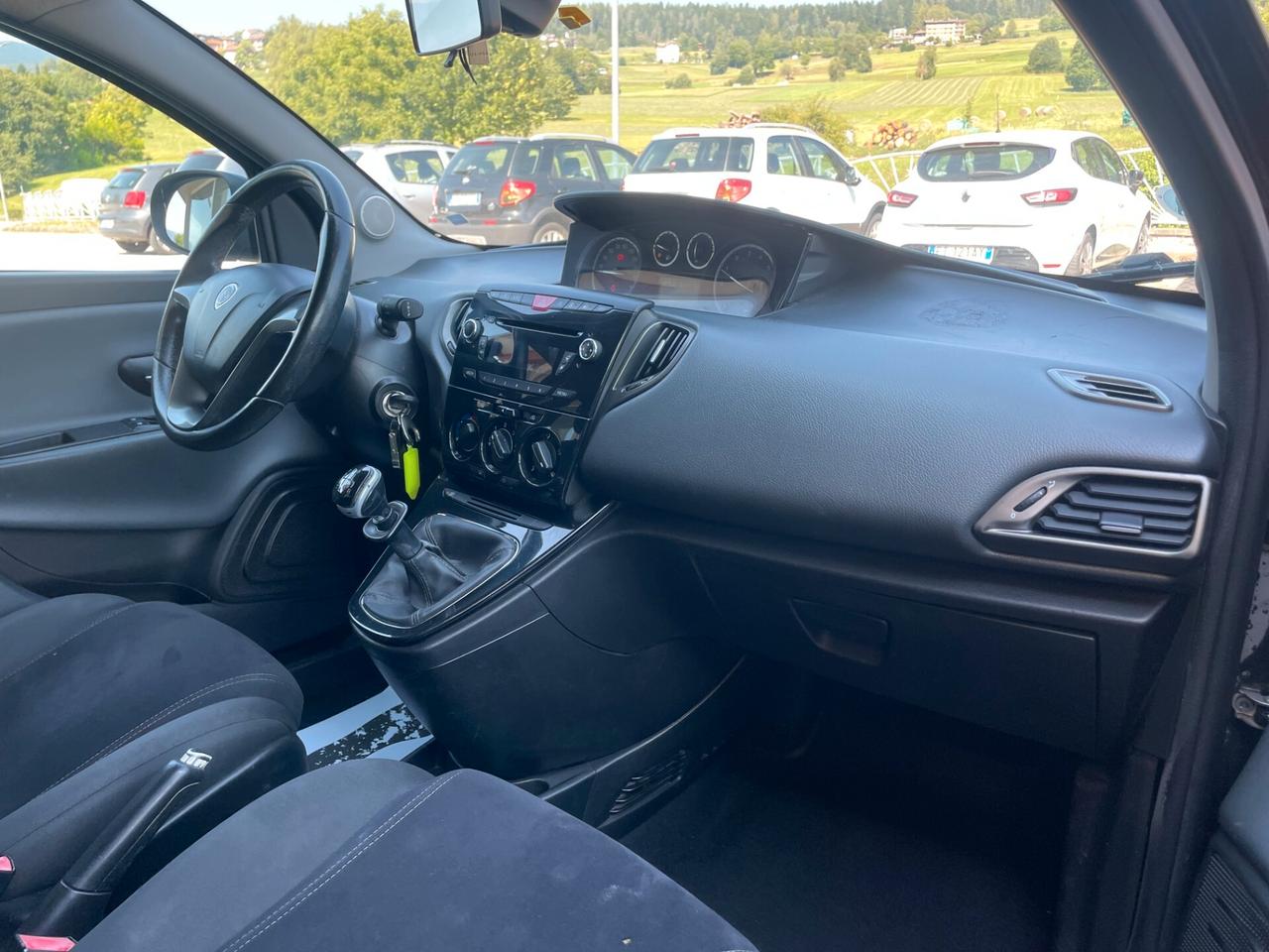 Lancia Ypsilon 1.2 69 CV 5 porte "NEOPATANTATI"