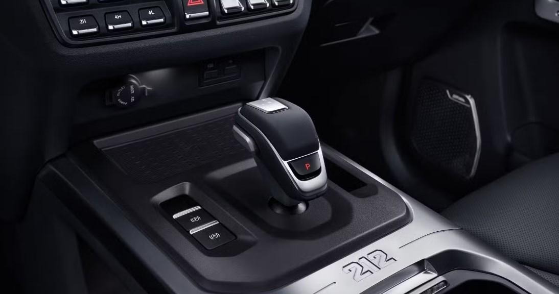 EMC 212 2.0 tgdi Adventurer 4wd 8at