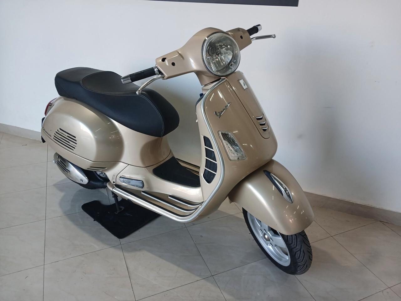 Piaggio GTS 300
