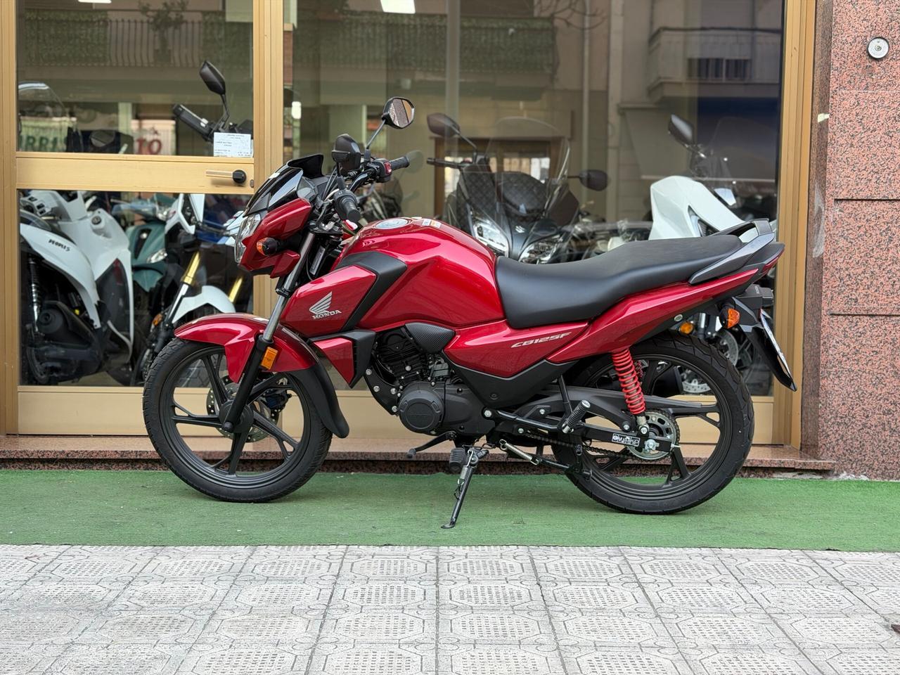 Honda CB 125 F KM 0 2025 tua a soli 23€ al mese