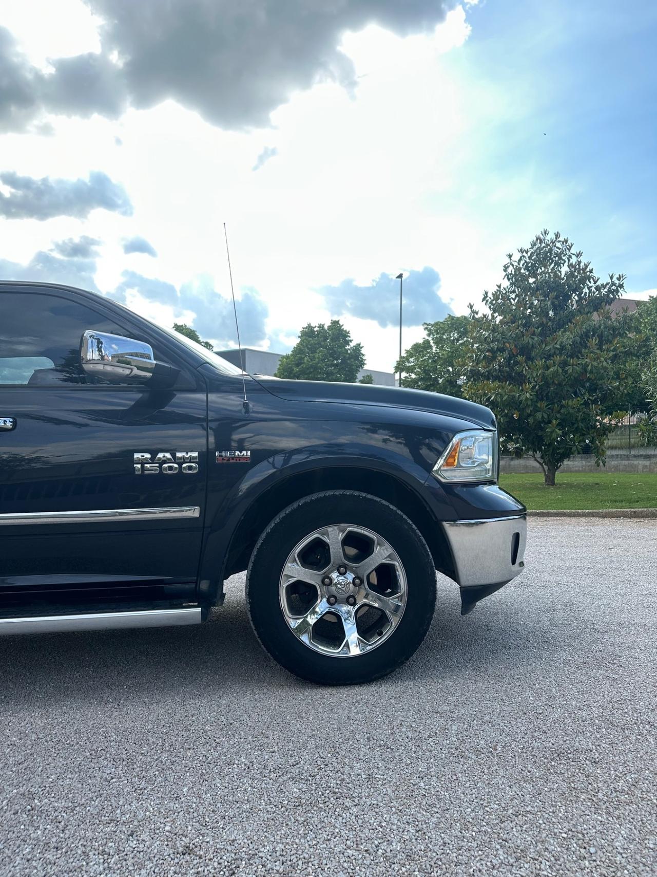Dodge Ram 5.7 HEMI Laramie gpl n1