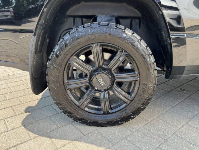 DODGE RAM 5.7 V8 Crew Cab Sport CLEAN TITLE N1