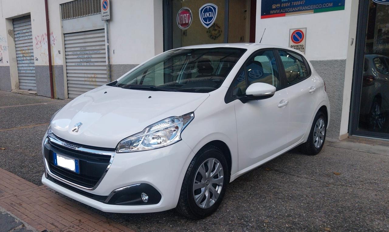 Peugeot 208 1.5 Business 100cv -2019