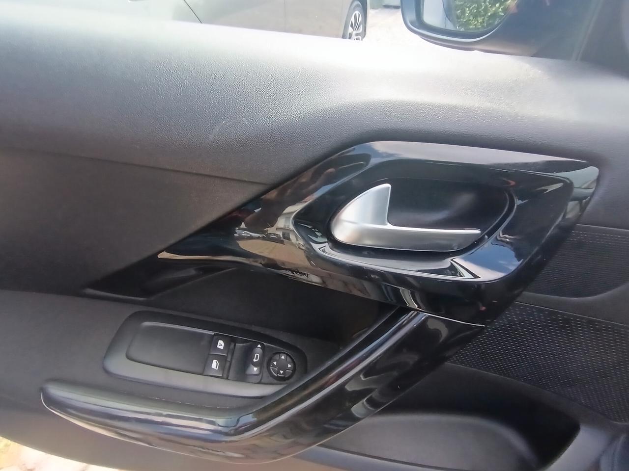 Peugeot 208 PureTech 82 5 porte Allure"FINO AL 15/08 P.P. INCLUSO"