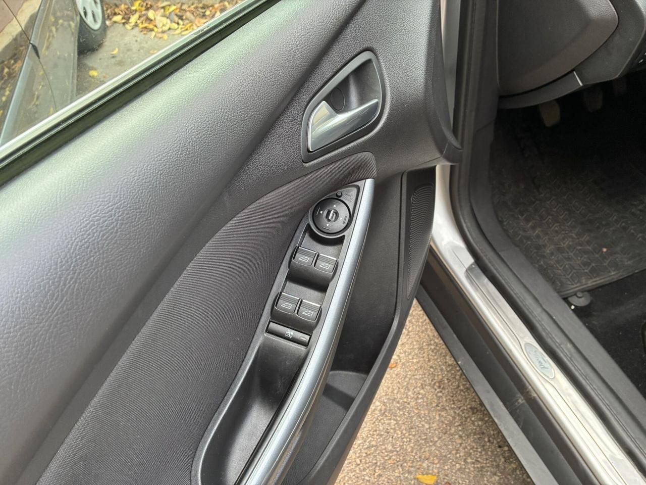 Ford Focus 1.6TDCi 115CV S.W. Titanium-2012