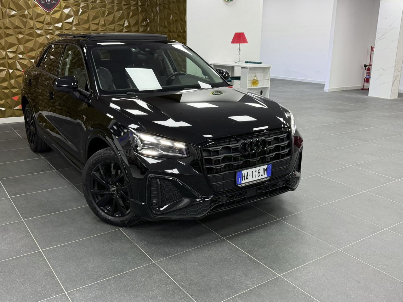 Audi Q2 30 TDI Identity Black S-Line
