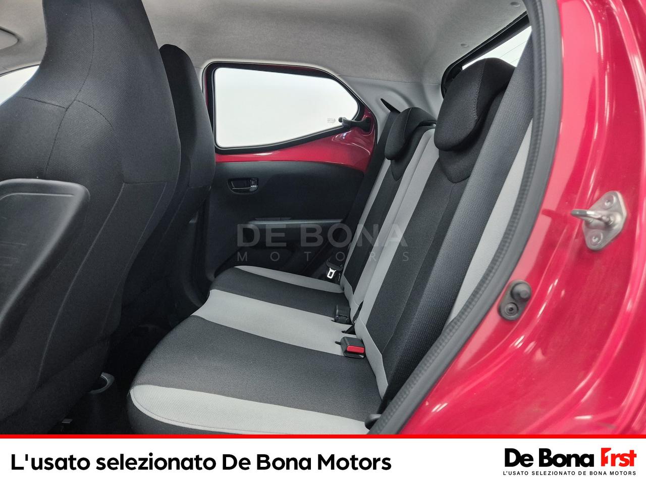 Toyota Aygo 5p 1.0 x-play m-mt