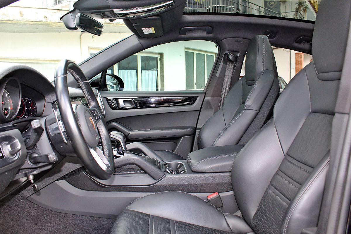 PORSCHE - Cayenne Coupe'