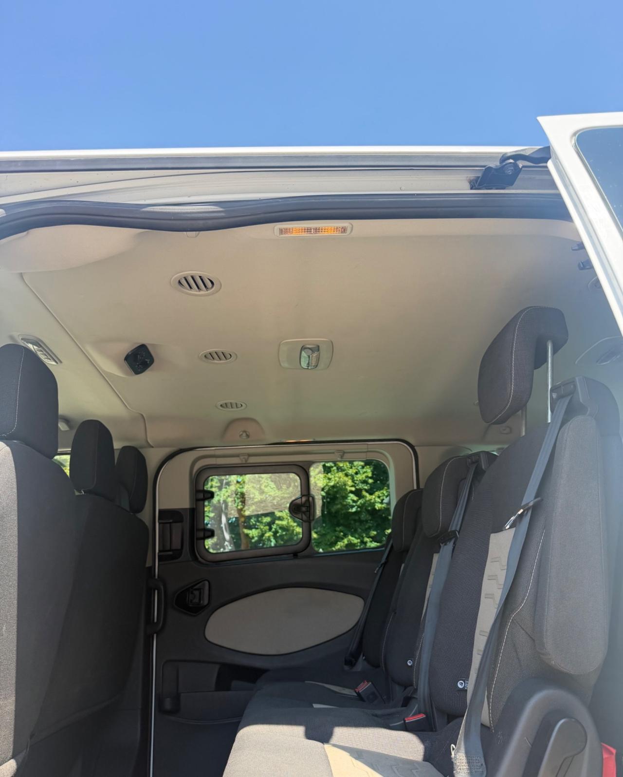 Ford Tourneo Custom 300 2.2 TDCi 155CV PC Titanium