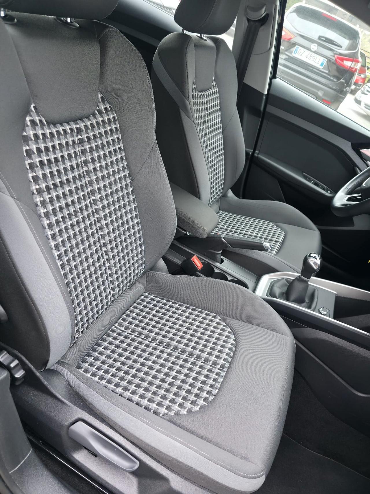 Audi A1 citycarver 35 TFSI Identity Contrast