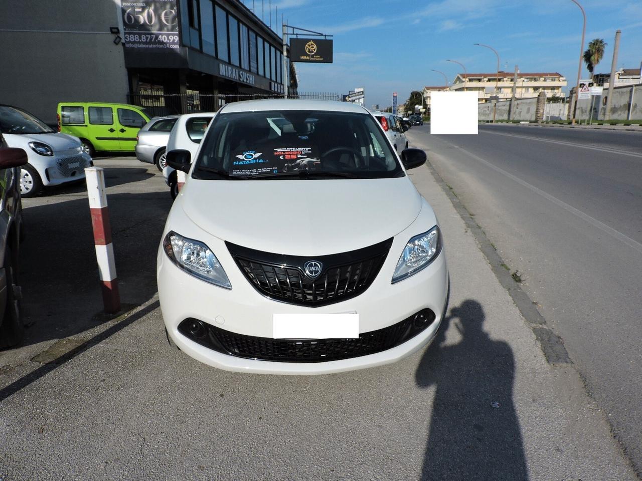 Lancia Ypsilon 1.0 ibrida solo noleggio