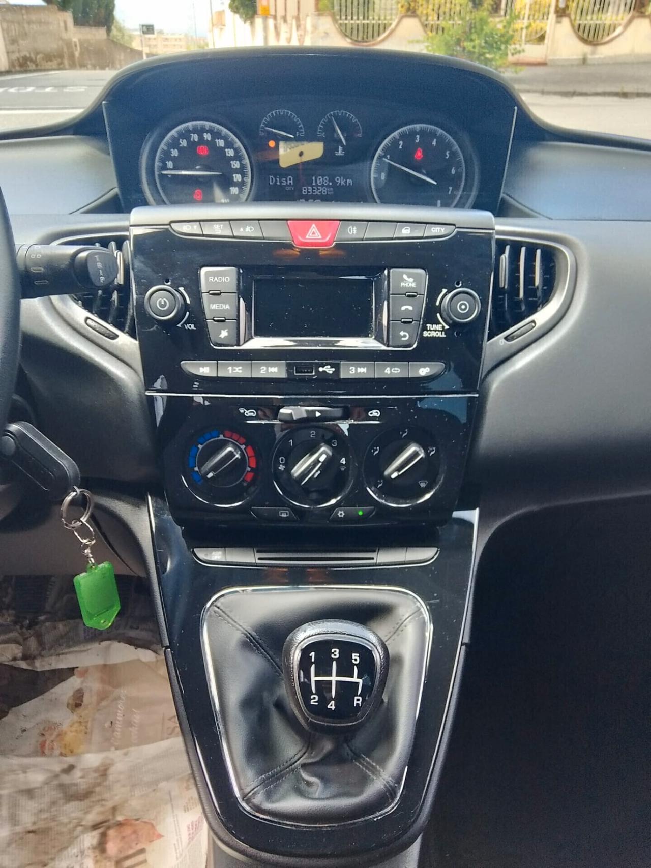 Lancia Ypsilon 1.2 69 CV 5 porte Platinum