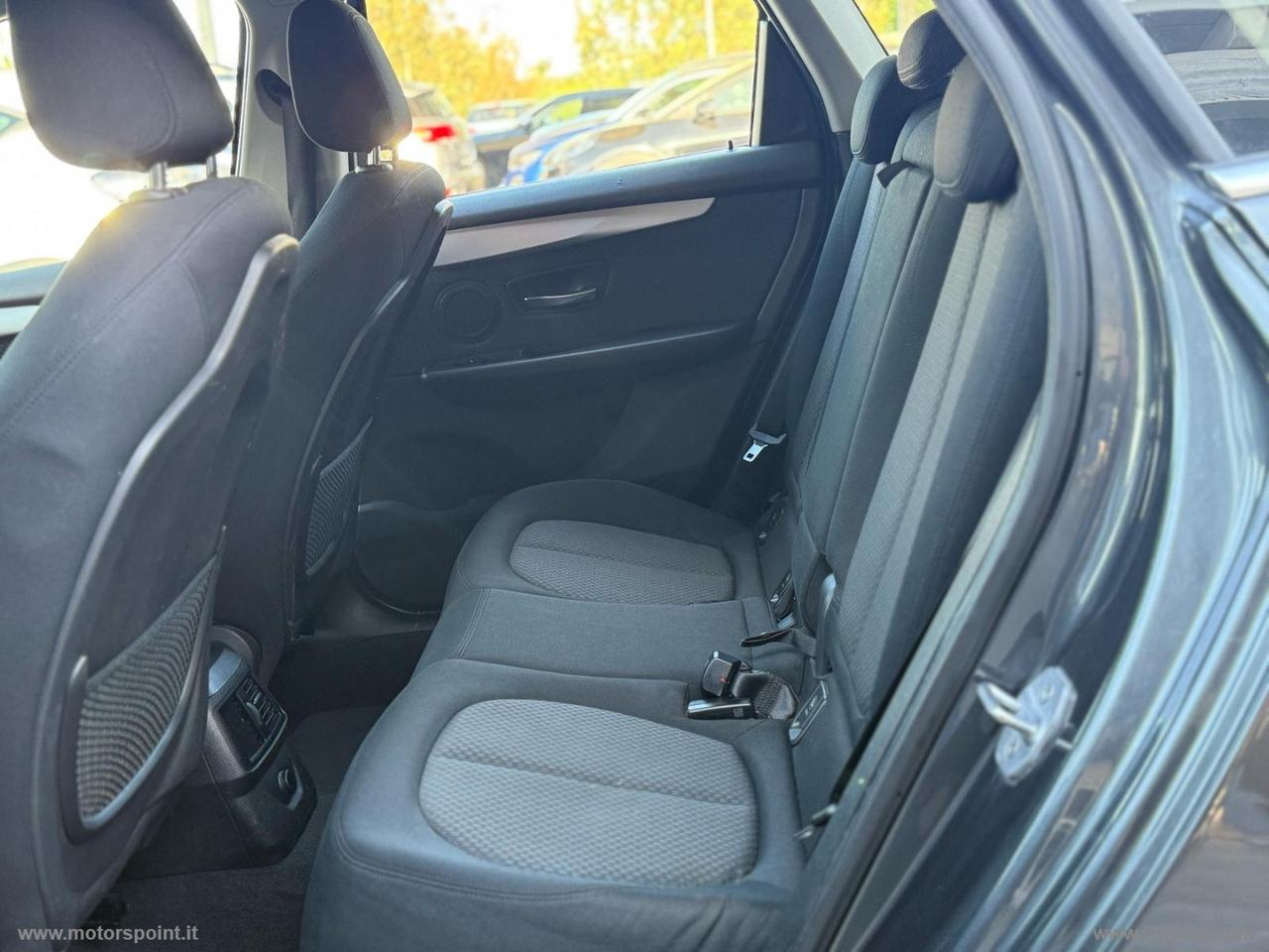 BMW 218d Active Tourer Advantage
