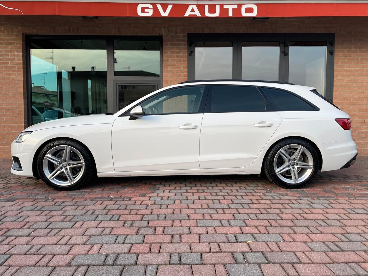 Audi A4 Avant 30 TDI S tronic S line