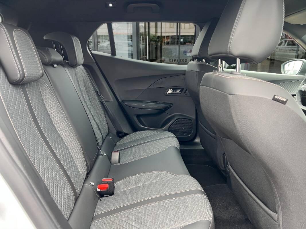 Peugeot 2008 1.2 puretech Allure s&s 100cv Con CARPLAY