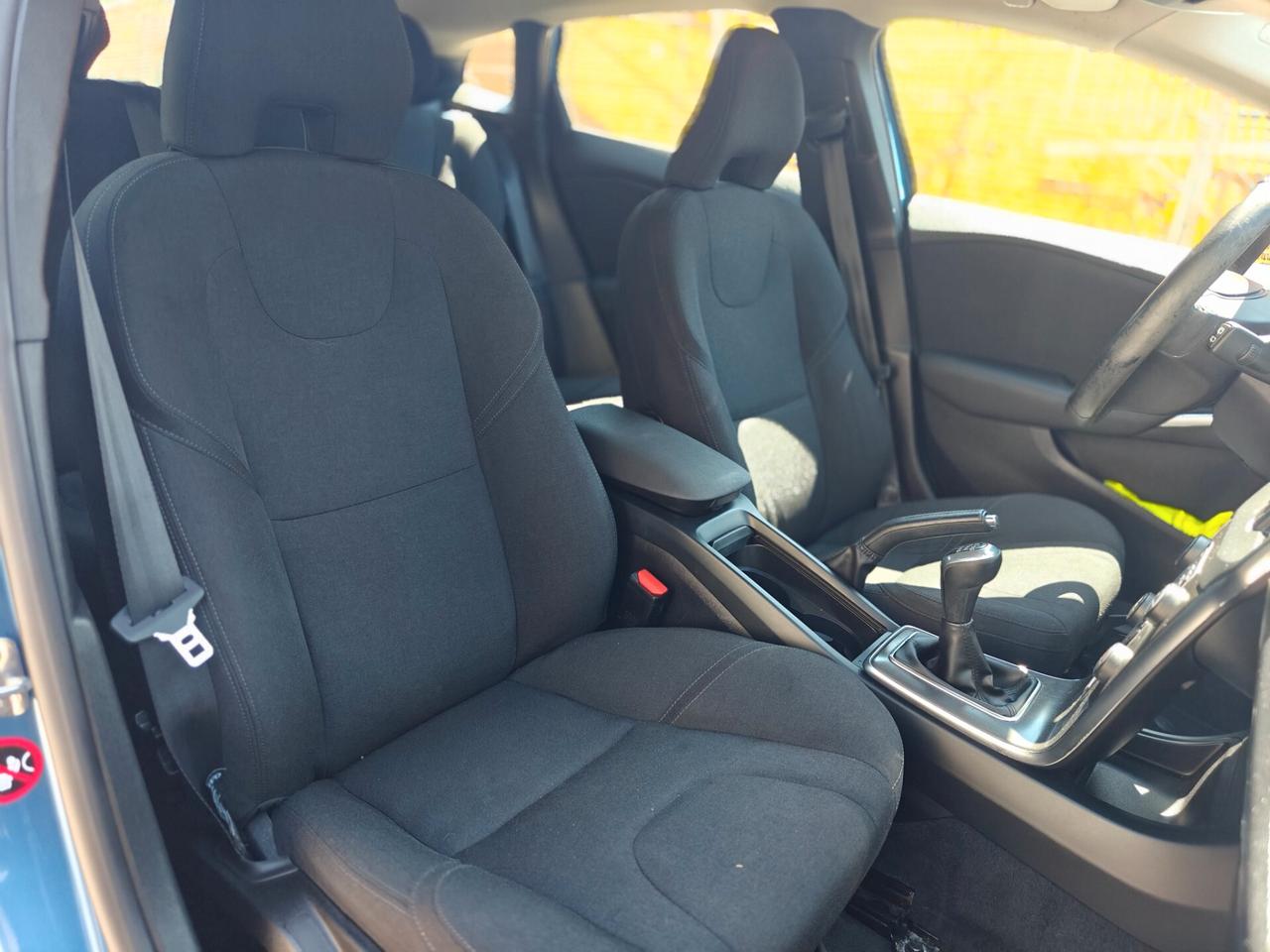Volvo V40 D2