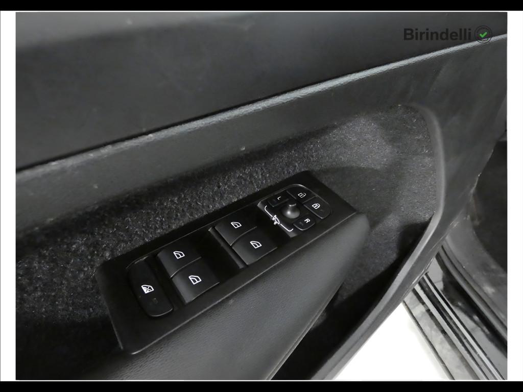 VOLVO XC40 (2017-->) - XC40 T3 Geartronic Momentum