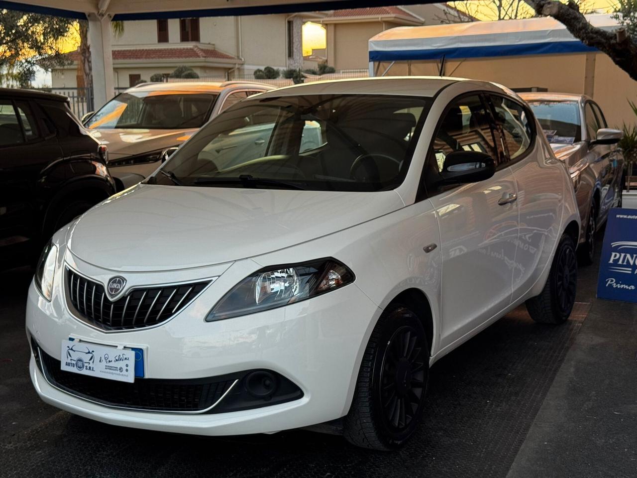 Lancia Ypsilon 1.0 FireFly 5 porte S&S Hybrid Ecochic Gold