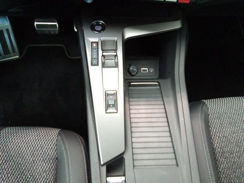 Peugeot 408 GT Hybrid 225 e-EAT8 S&S aut.