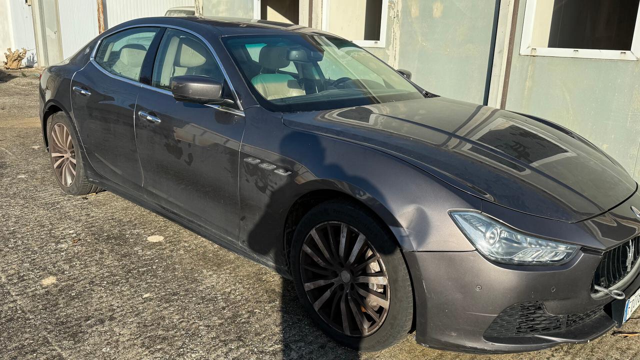 Maserati Ghibli V6 Diesel 250 cv motore rotto